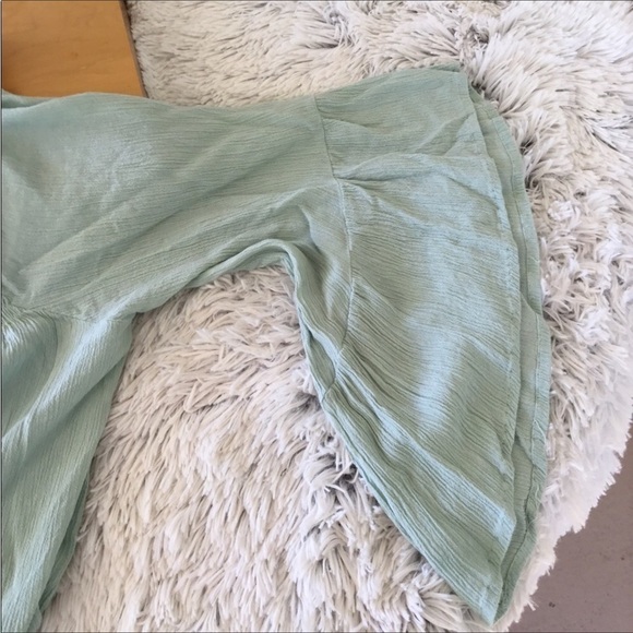 Raga blouse Womans medium bell sleeve crinkle material light green lace … - Picture 10 of 15